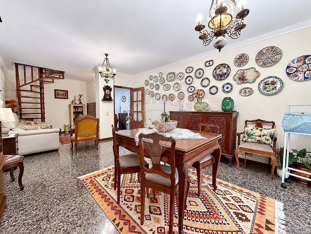 Apartamento T3 em Gulpilhares e Valadares